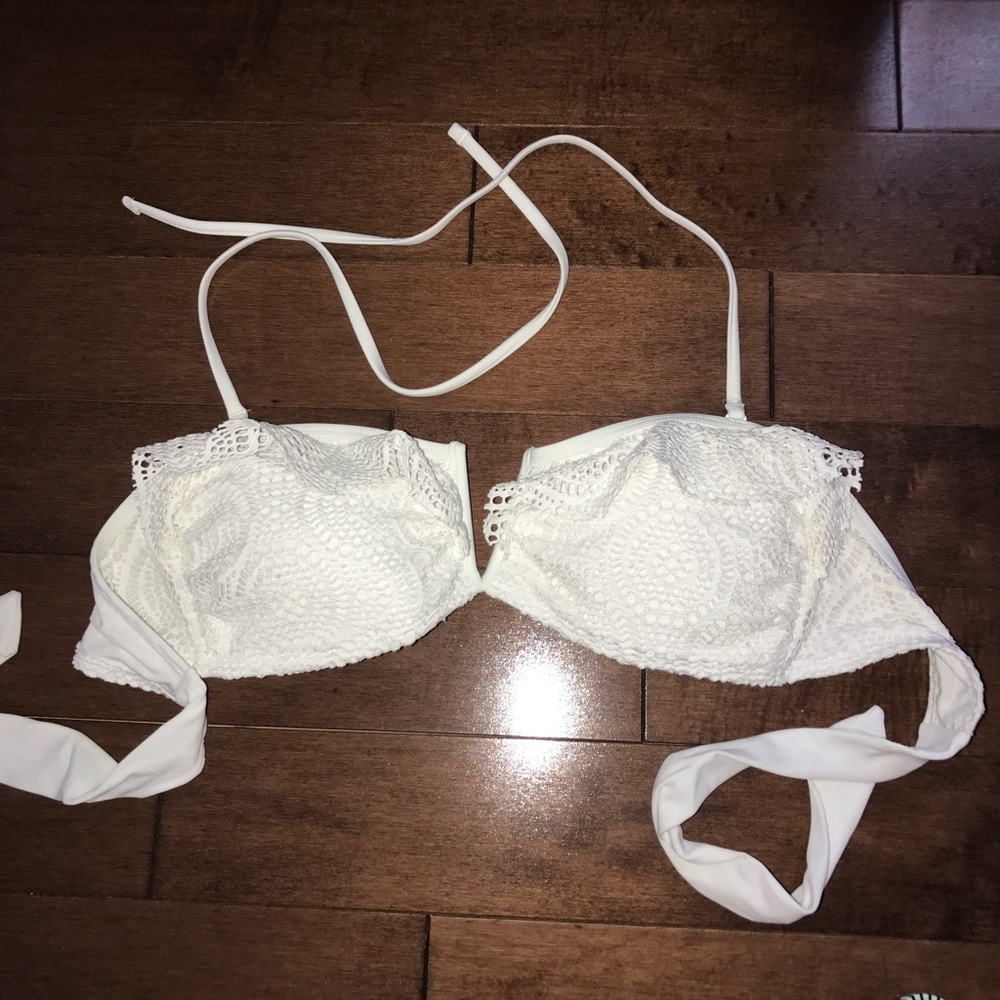 White lace bathing suit top. Aerie size M.